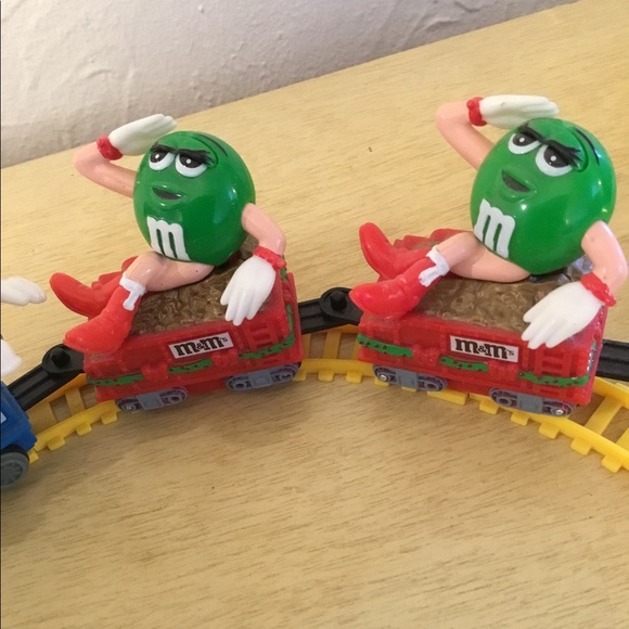 Miniature M&M Xmas Train - Picture 5 of 11